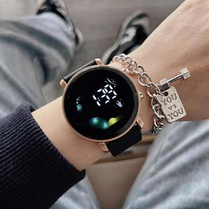 <span class=keywords><strong>Montre</strong></span> pour adolescents <span class=keywords><strong>Montre</strong></span> électronique de sport phosphorescente pour hommes Niveau d'apparence élevé ins Style preppy - Product Image 1