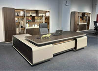 Vente en gros de 2m d'ordinateur de bureau en forme de L et de chaise de patron pour immeuble de bureaux ou chambre à coucher