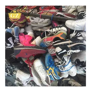 قوانغتشو الساخن بيع الملابس المستعملة من المملكة المتحدة ، الجملة 90% جديد نظيف استخدام العلامة التجارية الأحذية