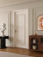 Porte battante en bois à charnières, style médiéval blanc et noir, avec lignes décoratives, cadre de porte rétro avec double boucle profonde de style mid-century