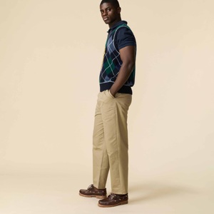 Gilet en tricot pour homme à motif losanges et intarsia ours de dessin animé, col en V, style preppy, vert marine - Product Image 3