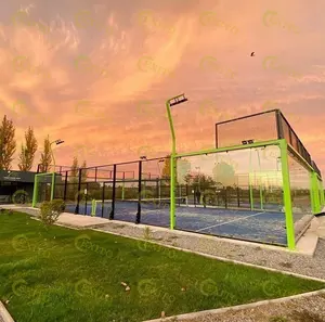 Artificial to Pista de Padel con Columna de Acero galvanik en Caliente cesped yapay