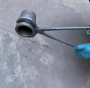 ملقط من الحديد وملقط من الجرافيت بطول من 400 مم إلى 450 مم، يتناسب مع بوتقة الجرافيت والكوارتز بوزن 2 كجم، 1 #   و2 #   بوتقة السيليكون - Product Image 2