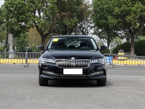 2025 <span class=keywords><strong>Skoda</strong></span> superba berlina 2.0T lusso con rivestimento sinistro in pelle apribile tetto e Smart Drive con fotocamera posteriore - Product Image 2