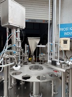 Machine d'emballage automatique de coupes et de cornets de crème glacée industrielle pour la transformation alimentaire