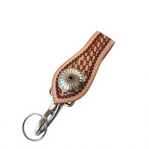 Porte-clés en cuir véritable souple, personnalisé, durable, de haute qualité, en forme de cœur ou rectangulaire, fourni directement par l'usine BS International - Product Image 5