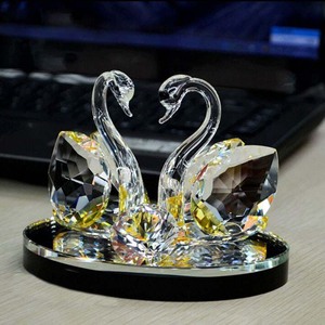 Ornements <span class=keywords><strong>de</strong></span> cygne en cristal <span class=keywords><strong>de</strong></span> <span class=keywords><strong>mariage</strong></span> bon marché pour les <span class=keywords><strong>invités</strong></span> <span class=keywords><strong>de</strong></span> souvenir <span class=keywords><strong>de</strong></span> <span class=keywords><strong>mariage</strong></span> - Product Image 6
