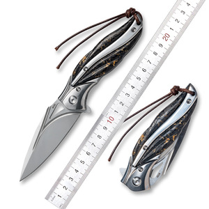 Coltello da Campeggio Pieghevole Multifunzione Premium AoSiGe per Sopravvivenza all'Aperto, Lama VG10 60HRC, Manico in Fibra di Carbonio Nero, 19cm, Apertura Girevole - Product Image 2