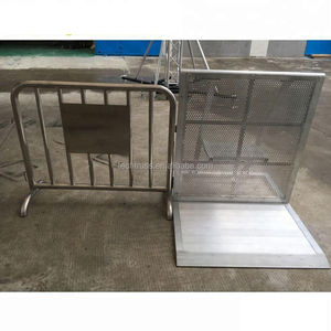 Barrière de sécurité galvanisée de concert de barrière de contrôle de foule de barricade en aluminium portative de <span class=keywords><strong>Mojo</strong></span> pour l'étape avant pour des affichages de botte - Product Image 1