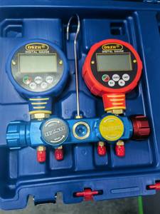 4-वे एयर कंडीशनिंग डिजिटल मैनिफोल्ड गेज सेट ऑटोमोटिव होम एचवीएसी डायग्नोस्टिक रेफ्रिजरेंट चार्ज मीटर R134A R410A - Product Image 5