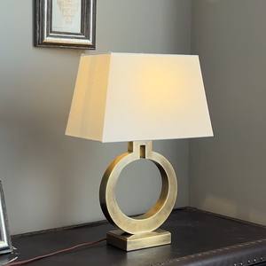 Lámpara de Mesa Moderna de Hierro Electrochapado con Pantalla Cuadrada de Tela, Portalámparas E27, Iluminación de Lujo para Dormitorio, Hotel, Sala de Estar - Product Image 1