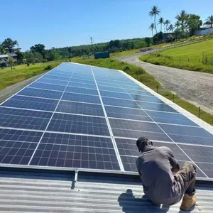 Système photovoltaïque solaire d'inverseur hybride de système solaire du traqueur 10kw avec la batterie solaire