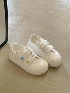 Zapatillas de Lona Delgadas de Verano 2025, Zapatillas Transpirables, Nuevas Zapatillas Blancas de Suela Gruesa para Mujer, Zapatillas Modernas y Versátiles - Product Image 5