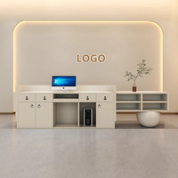Comptoir de réception de luxe sur mesure avec rangement, présentoir moderne, bureau d'accueil élégant pour salon de beauté