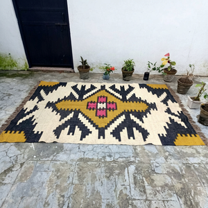 Alfombra Kilim Moderna Ecológica Hecha a Mano por Krafterscustom, Diseño Abstracto, Lana, Tufted a Mano, Pelo Medio, Rectangular, para el Hogar, con Base de Látex - Product Image 1