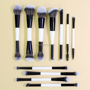 Lilywild OEM Đen <span class=keywords><strong>Make</strong></span> <span class=keywords><strong>Up</strong></span> Trang Điểm Bàn Chải Thiết Lập Tùy Chỉnh 15 Pcs 15 Pcs Bàn Chải Bộ Với Chủ Túi - Product Image 1