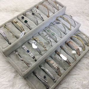 Venta al por Mayor femenino estilo de joyería de diamante de cadena de mano de alta calidad <span class=keywords><strong>316L</strong></span> chapado en oro pulsera de acero inoxidable - Product Image 1