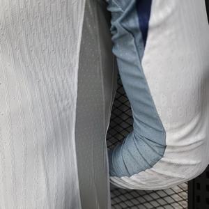 Camiseta de Fútbol Personalizada con Nombre de Equipo - 100% Poliéster, Cuello Redondo, Manga Corta, Secado Rápido - Product Image 3