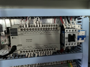 Máquina automática de caja de cubierta de libro duro, caja de tablero gris con máquina de envolver pegado de Alimentación automática para embalaje de ropa de alimentos - Product Image 6