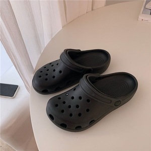 Nouvelles sandales de plage pour femmes et hommes, style Nurse Cave, tendance, respirantes, à fleurs, antidérapantes, à semelle épaisse, pour l'été - Product Image 4