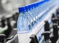 Hoge Output Automatische Drie-In-Één Kleine Flesvulmachine China 'S Mineraalwaterdrank Productielijn
