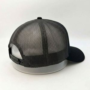 Gorra de Malla Transpirable Estilo Snapback, Gorra de Alto Rendimiento con Parche Personalizado, Diseño de Gorra Trucker Urbana Informal - Product Image 2