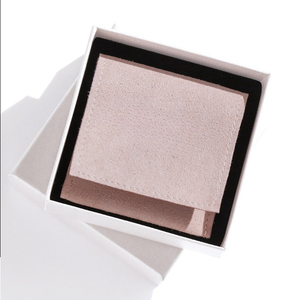 Bolsa de Embalaje para Joyería de Microfibra Rosa, con Logotipo Personalizado, Tamaño Personalizable 6x6cm, Sin Divisores ni Cordones, Sensación Cómoda - Product Image 1
