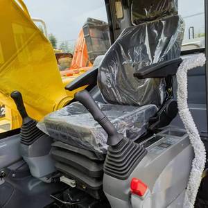 Excavadora Hidráulica Usada Komatsu PC220-7 con Orugas, Componentes Originales Japoneses, Motor Incluido, en Venta - Product Image 4