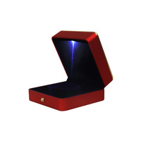 Boîte d'emballage de bijoux en plastique rectangulaire de luxe haut de gamme en gros, avec logo personnalisé et lumière LED pour colliers, bracelets et bagues