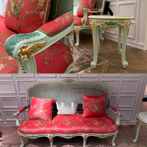 Sofá de Dos Plazas Tallado en Blanco Antiguo con Detalles en Dorado, Tapicería de Terciopelo de Seda, Estilo Provincial Francés, Color Rojo Real - Product Image 4