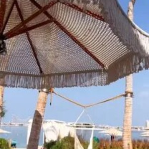 Vente en gros Parapluie de plage en macramé Poteau en bois portable personnalisé de haute qualité avec glands - Product Image 4