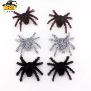 FANKASI Décoration d'araignée floquée pour Halloween, lot de 6, araignée réaliste en peluche, décoration de fête intérieure/extérieure pour maison hantée, bar, KTV - Product Image 1