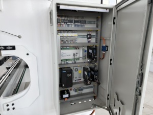 เครื่องพับแผ่นโลหะไฮดรอลิก CNC ยี่ห้อ AccTek คุณภาพเชื่อถือได้ รับประกัน 3 ปี เกรดอุตสาหกรรม - Product Image 1
