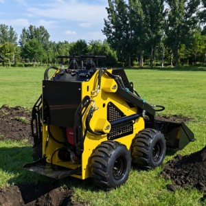 Minicargadora Hidráulica 4x4 con Ruedas, Económica y Compacta para Jardines Pequeños, Disponible con Certificación EPA Euro5 y Accesorios Opcionales - Product Image 3