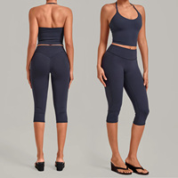 Ensemble de yoga 2 pièces respirant et à séchage rapide pour femme, avec soutien-gorge dos nu à col en V et pantalon capri taille haute, anti-transpiration, idéal pour la gym