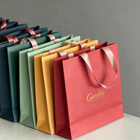Sac cadeau en carton ivoire commercial, recyclable, personnalisable, avec impression de marque, capacité de 6 à 9 kg