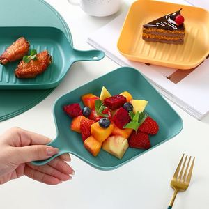 Petite assiette créative suspendable en plastique, carrée, moderne et minimaliste, pour restes, snacks, fruits secs et légumes, usage domestique - Product Image 4
