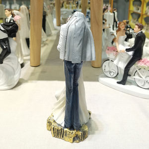 Statue en résine Amoureux s'embrassant Souvenirs Figurine Décoration de mariage Pour mariage - Product Image 3