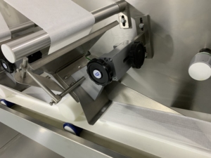 เครื่องผลิตผ้าเช็ด<span class=keywords><strong>ทำ</strong></span>ความสะอาดแบบเปียกอัตโนมัติเต็มรูปแบบ เครื่องบรรจุผ้าเช็ดทำความสะอาดแบบเปียก - Product Image 3