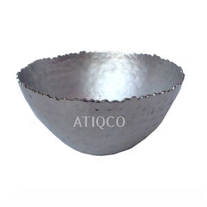 Nouveau design Bougeoirs en aluminium argenté métallique Cutwork irrégulier récipient ambiant pour la décoration de la maison bougie coupée irrégulièrement - Product Image 6