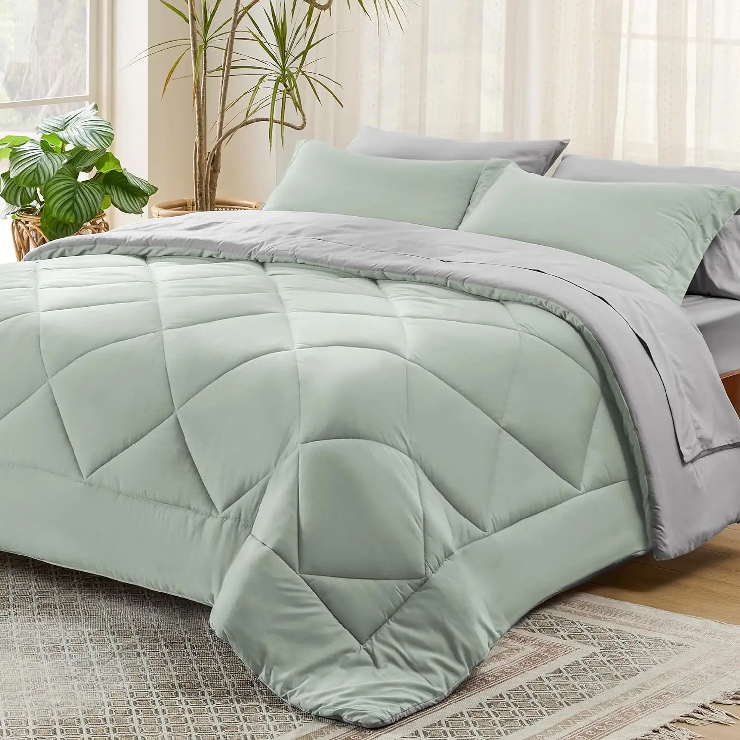 Tuta da letto verde da 7 pezzi con biancheria da letto a doppia faccia verde grigio borsa da letto grande con trapunta