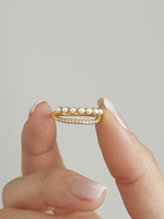 Bague double couche réglable élégante et minimaliste en acier inoxydable plaqué or 18 carats avec zircon 5A et imitation perle pour femme, idéale pour cadeau ou soirée