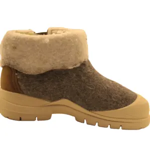 Sepatu bot kulit domba platform kasual mewah kustom sepatu bot wol murni sepatu bot pendek kain tebal hangat untuk peternakan