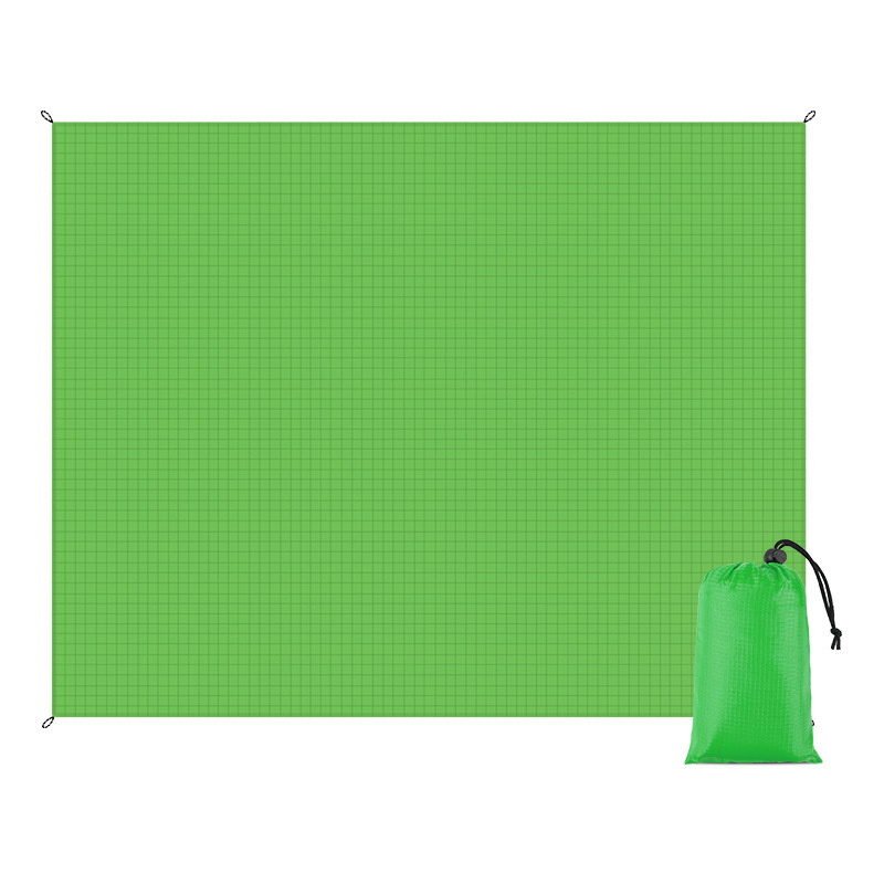 Green three-compartment beach mat