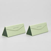 Boîte cadeau magnétique pliable en forme de prisme triangulaire personnalisée, vert menthe, 5 compartiments en velours, emballage de luxe pour chocolat d'hôtel OEM