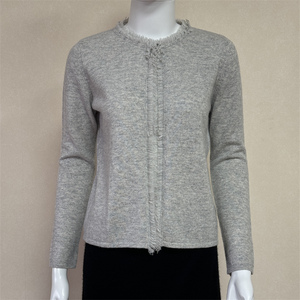 <span class=keywords><strong>เสื้อ</strong></span>สเวตเตอร์ถักแคชเมียร์แท้สำหรับผู้หญิงเสื้อสเวตเตอร์ถักสีพื้นสีเทามีพู่ถักดีไซน์แบบ<span class=keywords><strong>ล</strong></span>ำลอง - Product Image 2