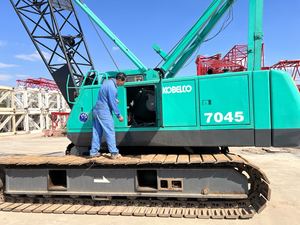 Used construction machinery crawler <b>crane</b> KOBELCO 7045 - Product Image 4