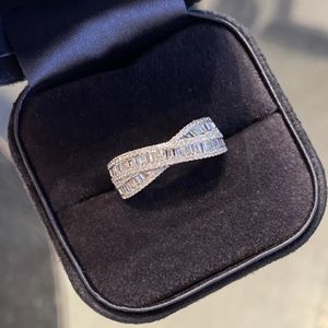Bague en or massif 18 carats Xinfly avec diamant naturel taille baguette et rond de 0,50 carat, bijou géométrique classique pour mariage et soirée - Product Image 2
