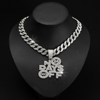 Iced out Bling Or Argent Zircon Charm Collier avec Couronne Lettres Pendentif À La Mode Hip Hop Bijoux pour Hommes Femmes Cadeau De Mariage
