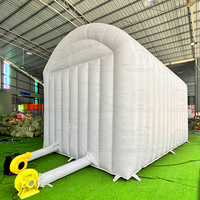 Simulateur de golf gonflable, tente de pratique de golf intérieure/extérieure avec écran de projection pour tous les niveaux (avec projecteur)